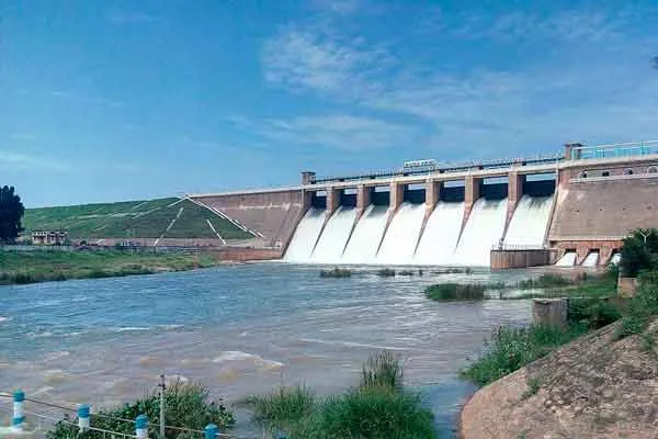 Continued rain; Status of dams