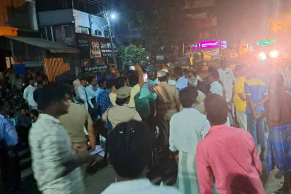 struggle at night in front of police station; There is excitement in Chidambaram