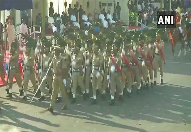 national flag celebrating 71th republic day tamilnadu in chennai 