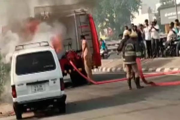 Omni car caught fire in the middle of the road