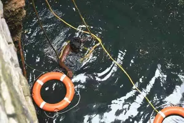 A person who went to a kida party fell into a well and lose their live