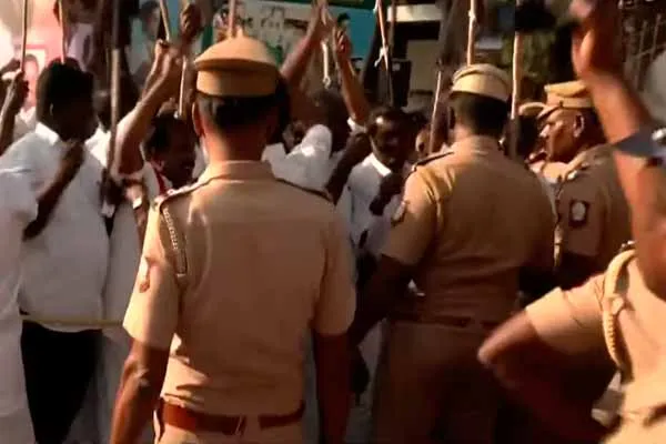 A black flag for the governor wherever he goes; Police build up