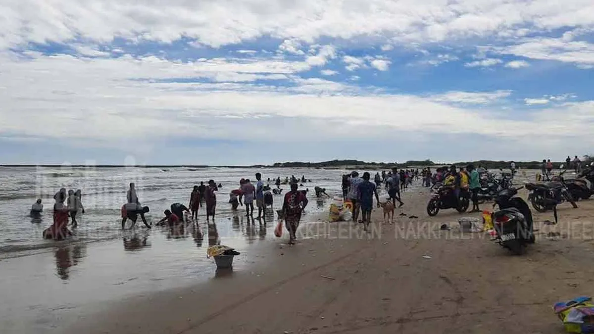 2 Chennai IT employees lose their live in Parangipet sea wave