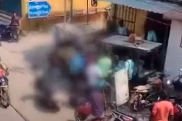 shopkeeper who won't serve chicken baguettes;viral video