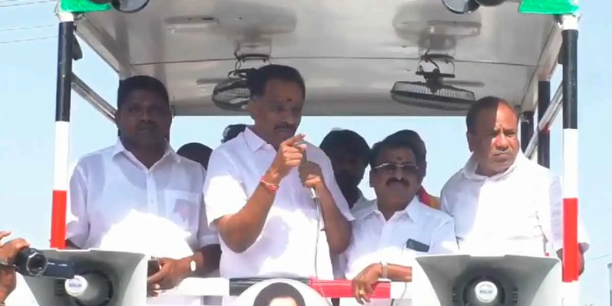 'Is it 50 rupees for waiting so long?'- Argument in AIADMK meeting