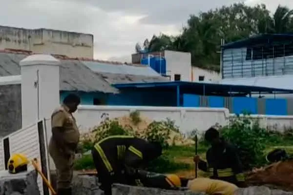 Wall collapse accident during construction of canal; Worker casualties