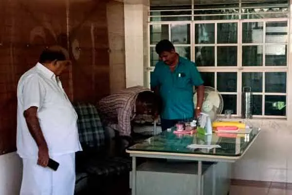  Rs 50,000 stolen after breaking the lock of former minister's house; Police investigation
