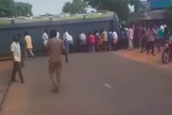 Private bus overturned accident; 20 people were injured