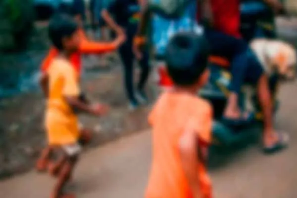 A gang of child traffickers masquerading as girls?-a rumor spreading fast