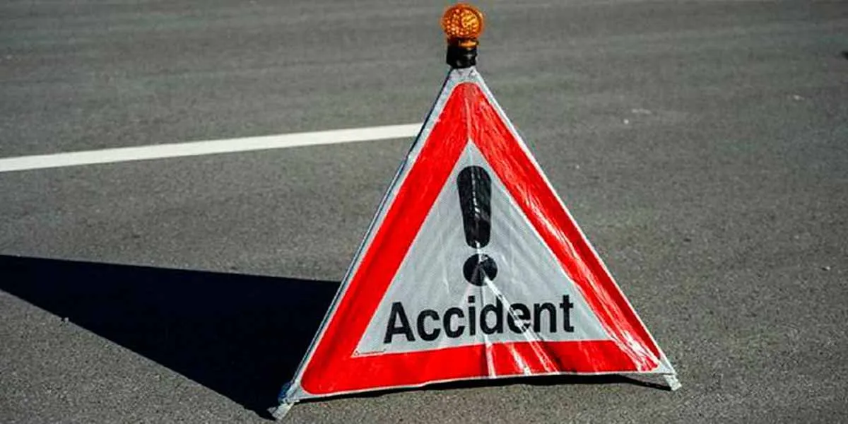  School bus crashes into barricade; Students are injured