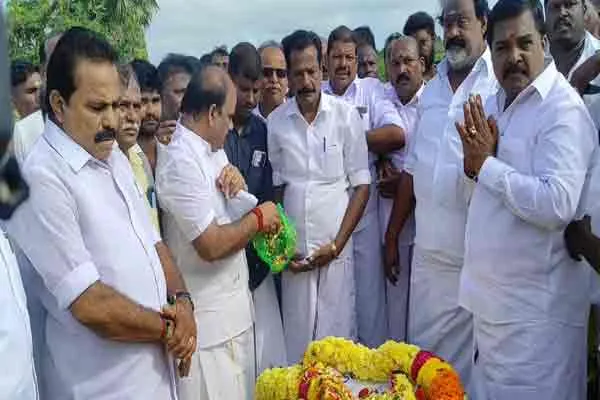 18 years passed in tsunami  fishermans pay tributes in mayiladuthurai district 
