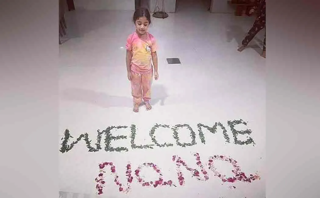 allu arjun daugter welcom him after 15day dubai trip 