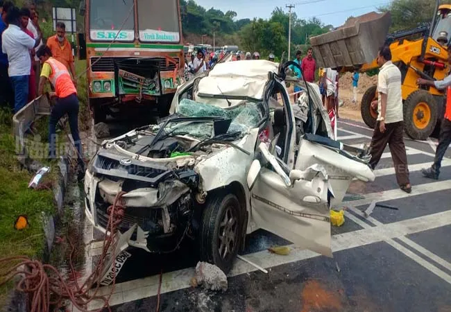 dharmapuri district thoppur high way car and truck incident 