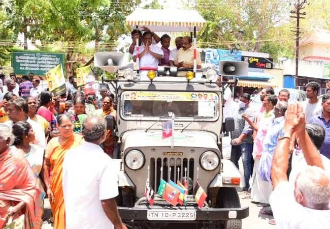 kanniyakumari district fishermans villages admk leader meet with peoples 