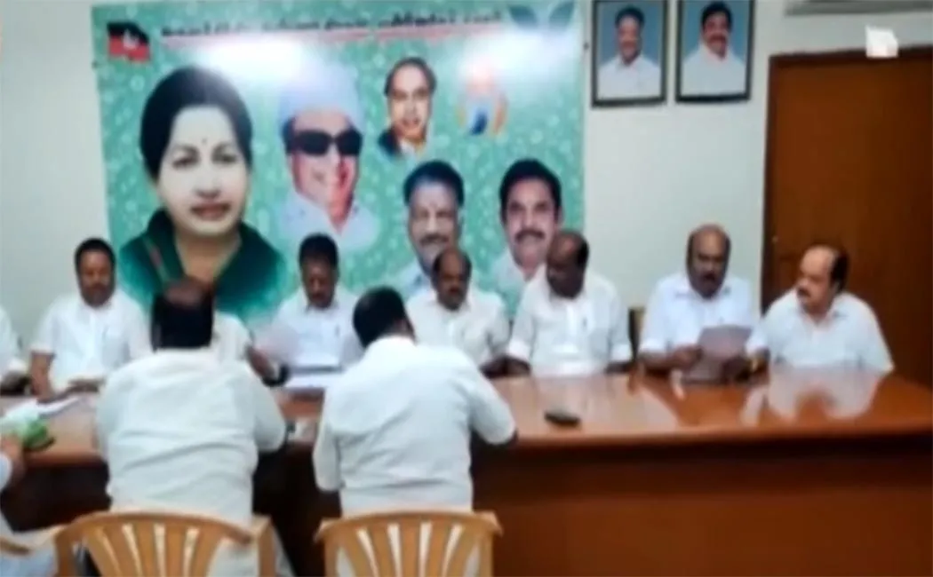 admk head office O. Panneerselvam discussion with Jayakumar  