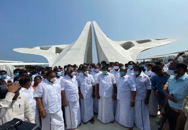 former cm jayalalitha memorial visit admk leaders