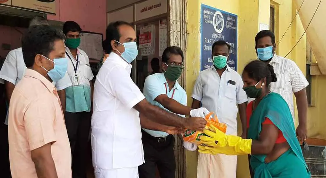 DMK MLA Provides Protective Equipment To Cleaners Struggling On The Field To Prevent Corona Spread