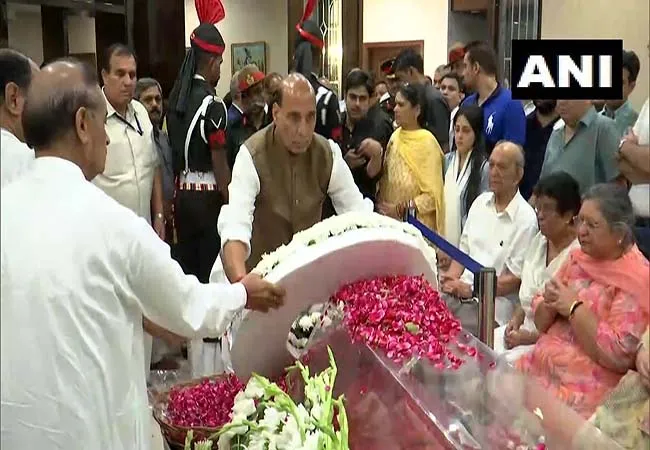former union minister  For the body of Arun Jaitley  Political party leaders pay tribute