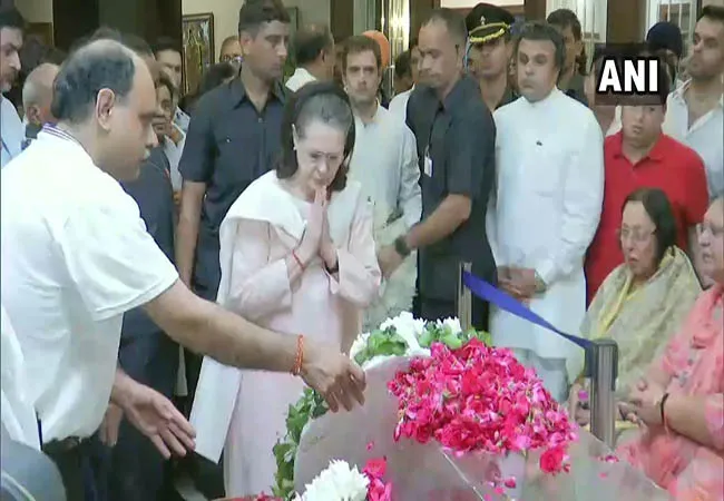 former union minister  For the body of Arun Jaitley  Political party leaders pay tribute
