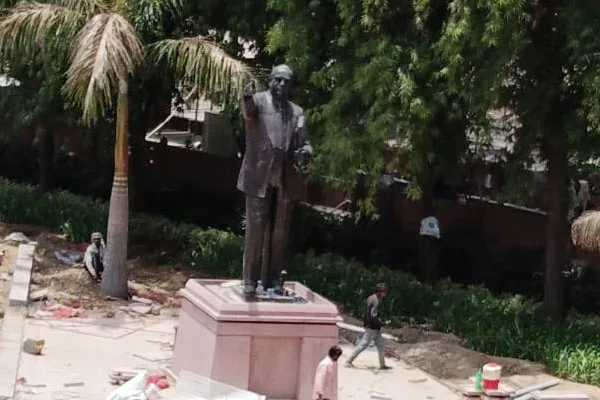'Removal of statues of leaders in the Parliament premises?' - Congress allegation