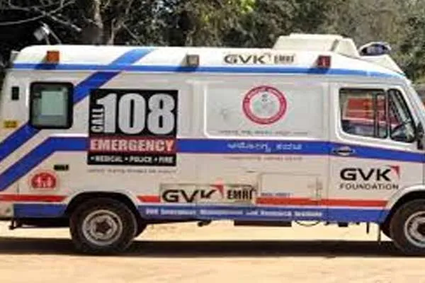 8 workers passed away for poisonous gas while cleaning a well in madhya pradesh