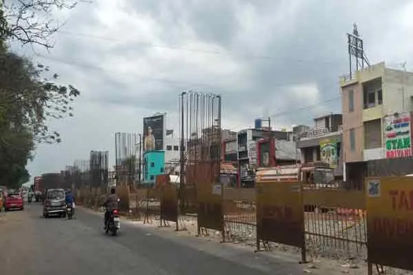 ambur bus stand near highway fly over bridge people asked temporary bus stop 