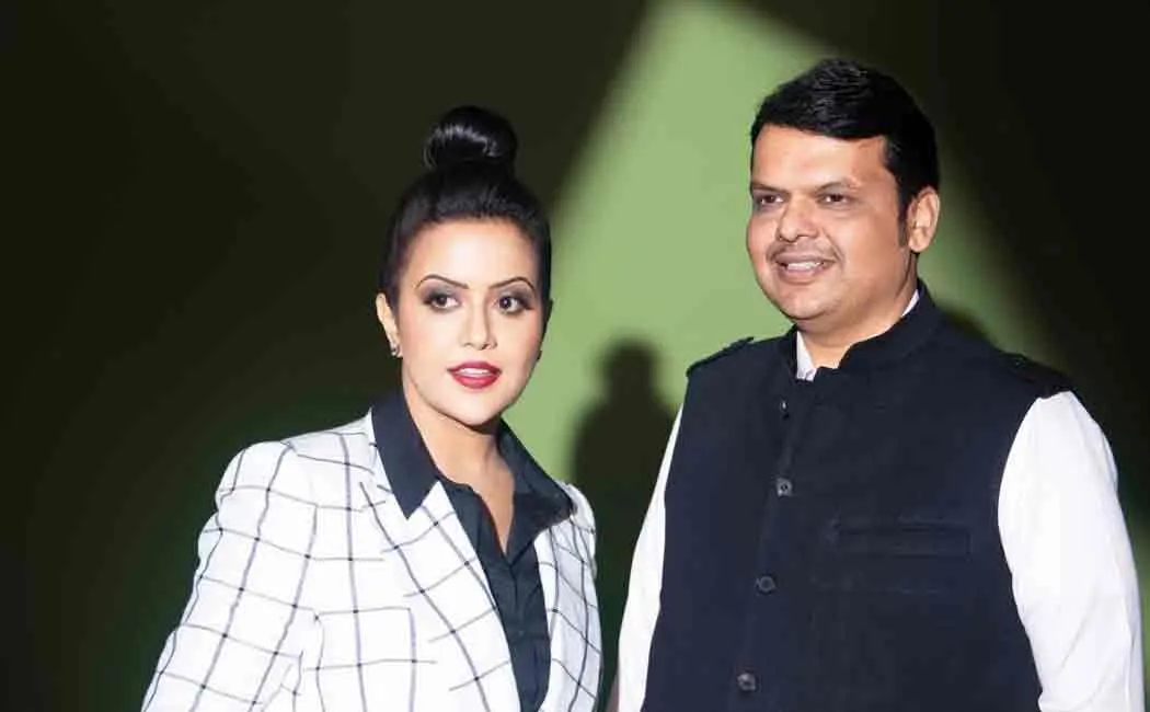 amrutha fadnavis faces remonstrance 