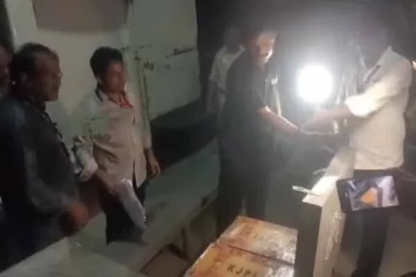 Rs. 17 crore worth of gold seized in Andhra Pradesh