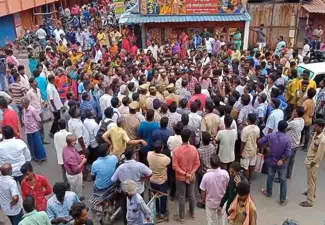 A school student died in an accident where a bus collided with a two-wheeler!