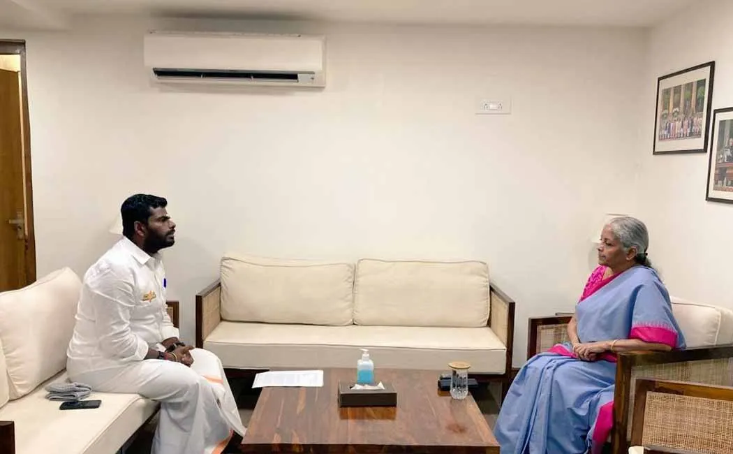 Annamalai surprise meeting with Nirmala Sitharaman