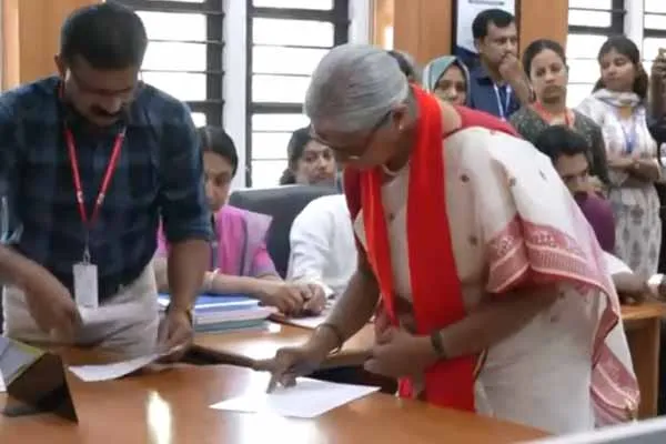 Wayanad; Major leaders filing nominations