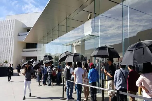 APPLE STORES