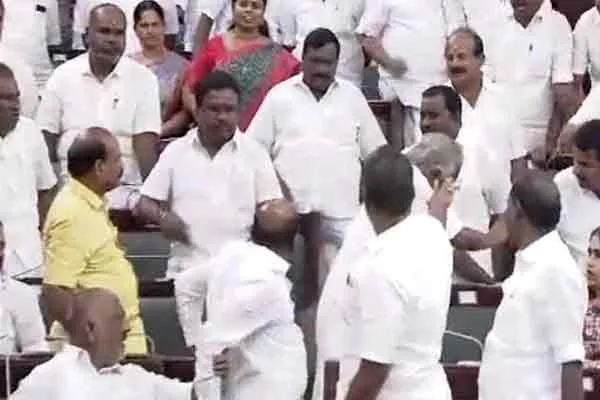 eps team arakkonam mla ravi filed complaint against ops supporters