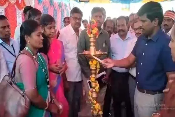 new farmer market opened in trichy farmers and public happy