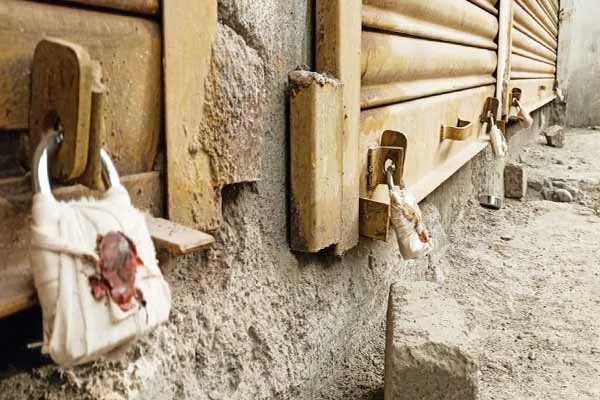 trichy municipal corporation sealed  on unauthorized building