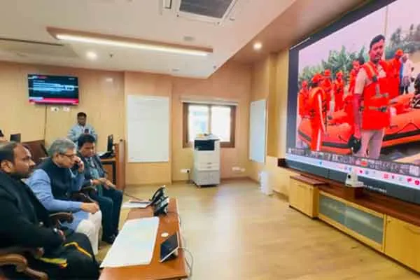 rain passengers issue Union minister review