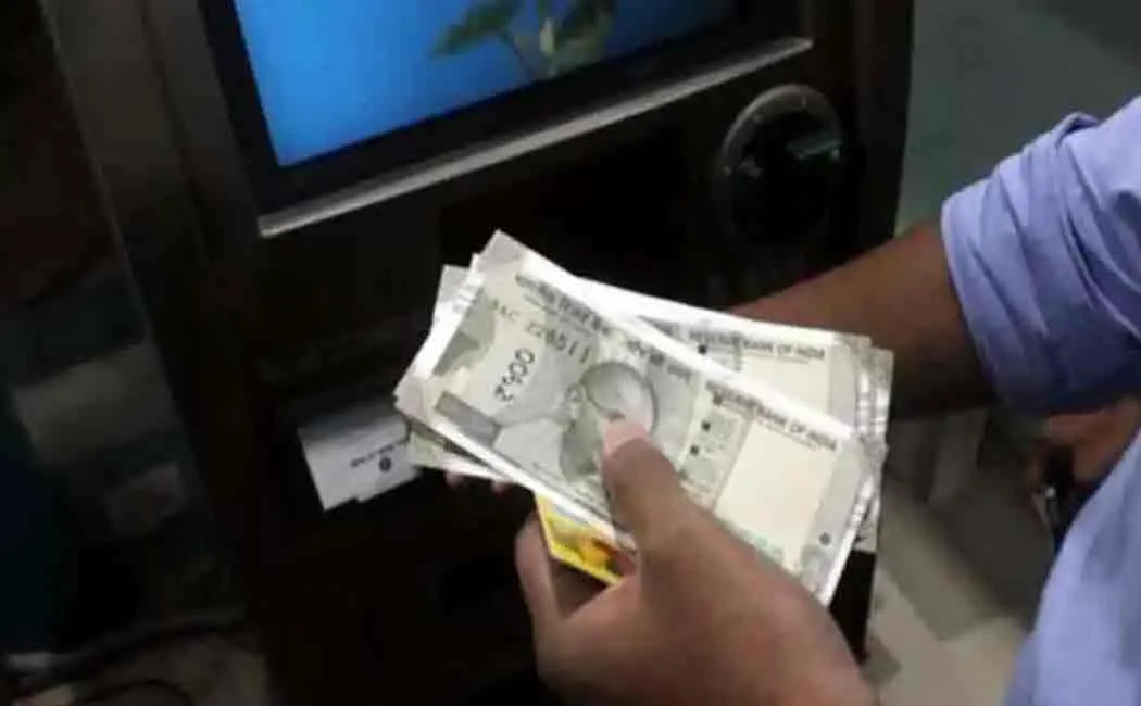reserve bank clarifies about atm transaction charges