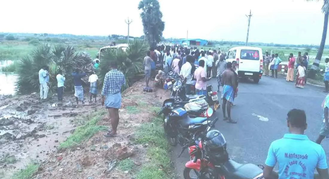  Private bus accident near Karaikal