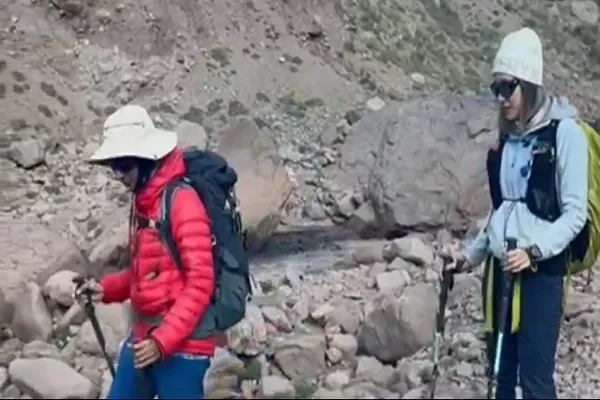 Tn woman has achieved a record by climbing the 6962 meters high Aconcagua peak.