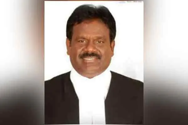 Kaduvetti Guru's wife .. Will  divide Balu's votes ..?