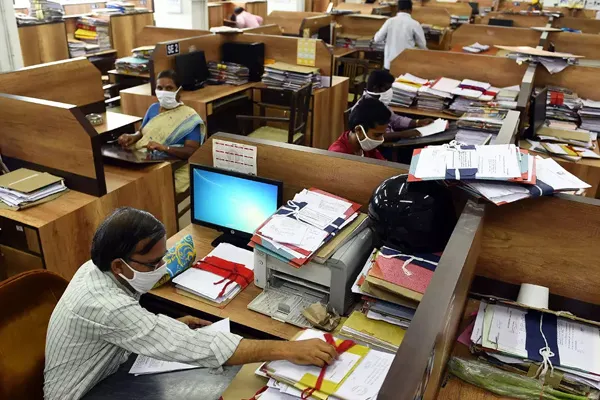 retirement age of government employees is being increased to 62 is a rumour