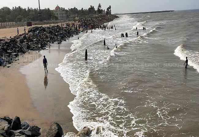 sastra university college Andhra student  visit Poompuhar high sea level student death