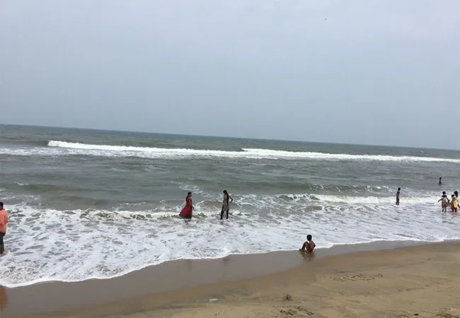 chennai besant nagar beach iit students incident police 