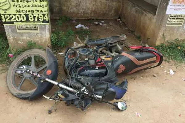  There is no ambulance to take the injured in the accident