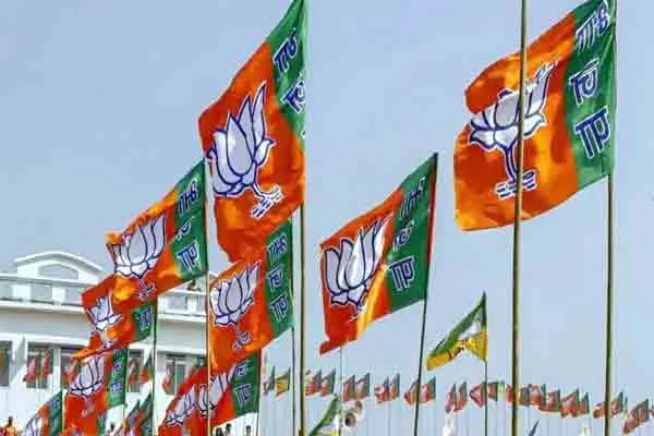 Delhi Election Results Tough competition between BJP and AAP