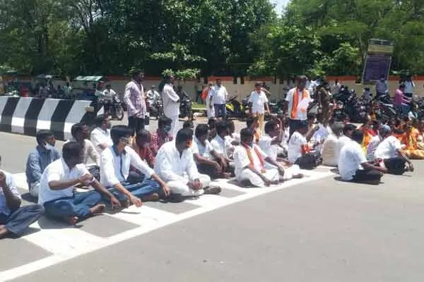 ‘Put the petition in the box ..’ BJP members  dissatisfaction