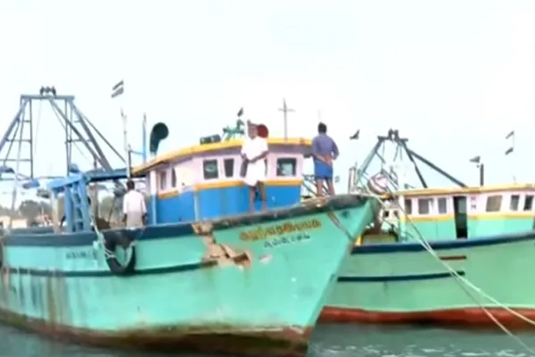 Fishermen's struggle intensified for the 2nd day
