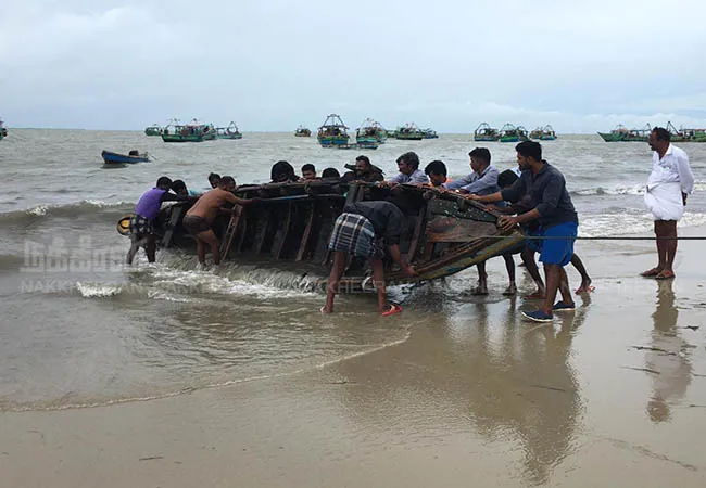 ramanathapuram district fishermans boat damaged sea 
