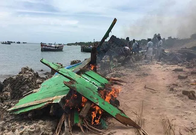 rameshwaram sea area boats damaged fishermans 