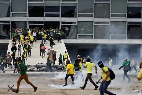 brazil former president supporters issue supreme court parliament 